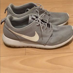 Men’s Nike Running Shoes (Roshe Run Wolf Grey)